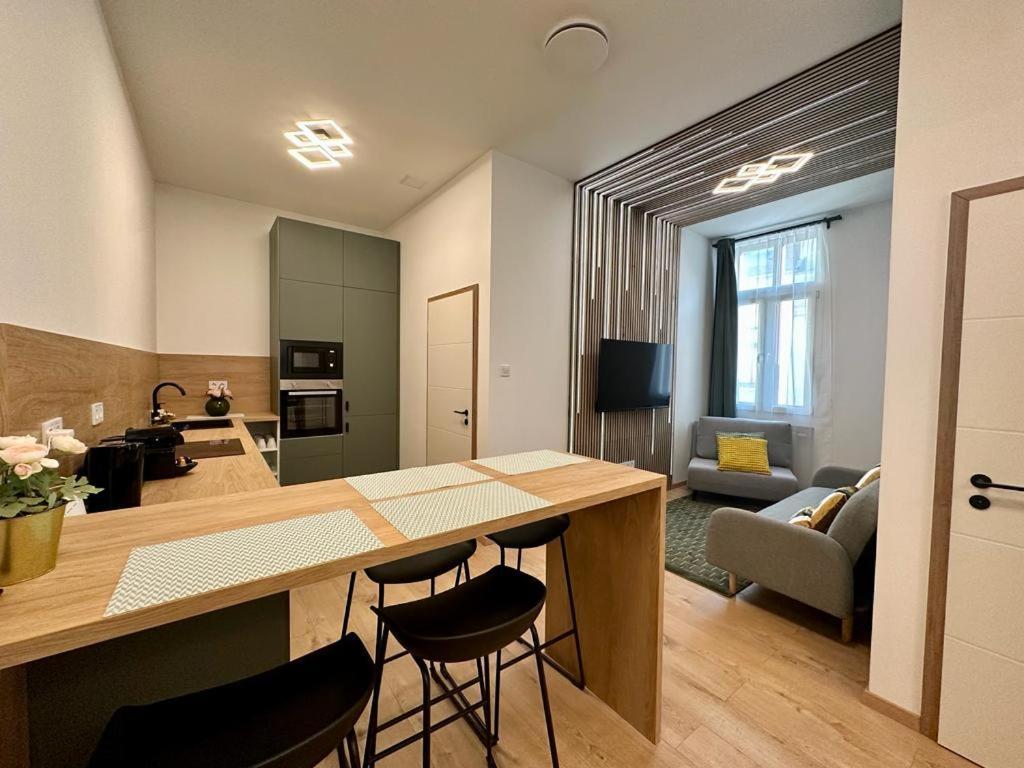 Apartment At Gozsdu Courtyard #Partyzone #Downtown #Freeparking Будапешт Екстер'єр фото