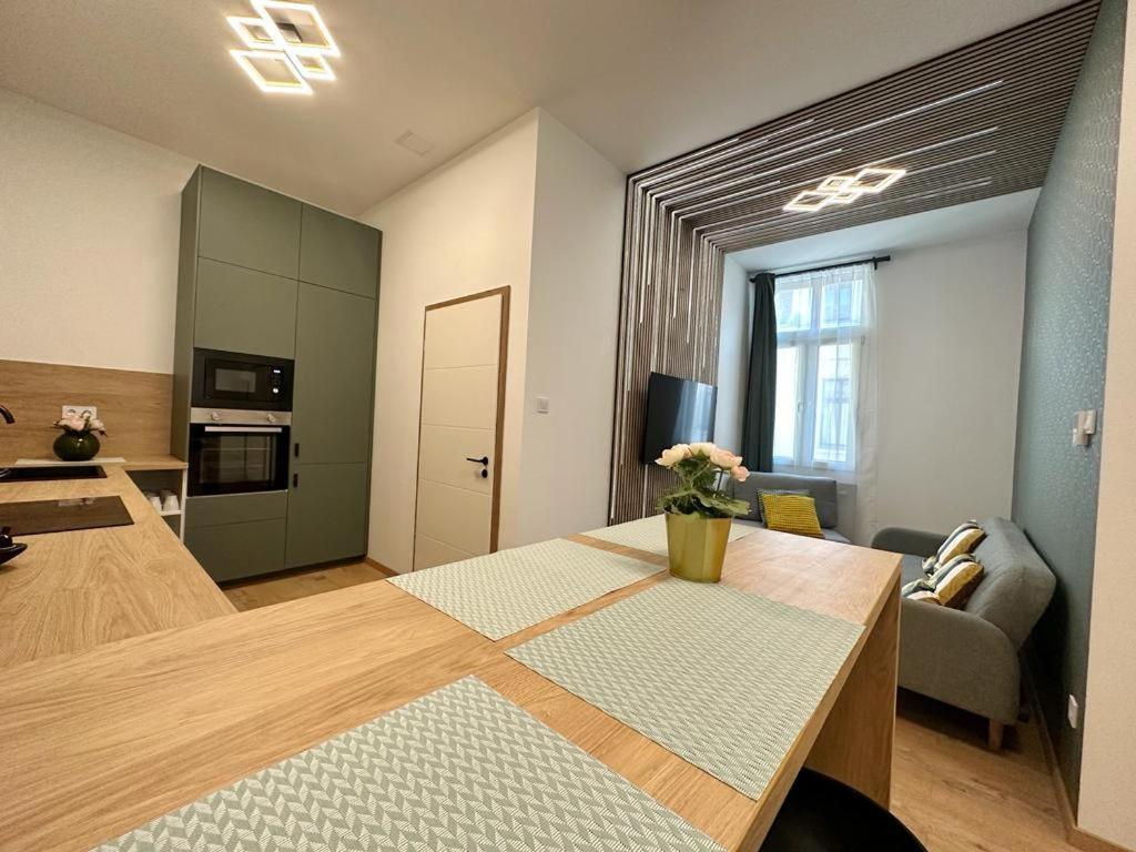 Apartment At Gozsdu Courtyard #Partyzone #Downtown #Freeparking Будапешт Екстер'єр фото