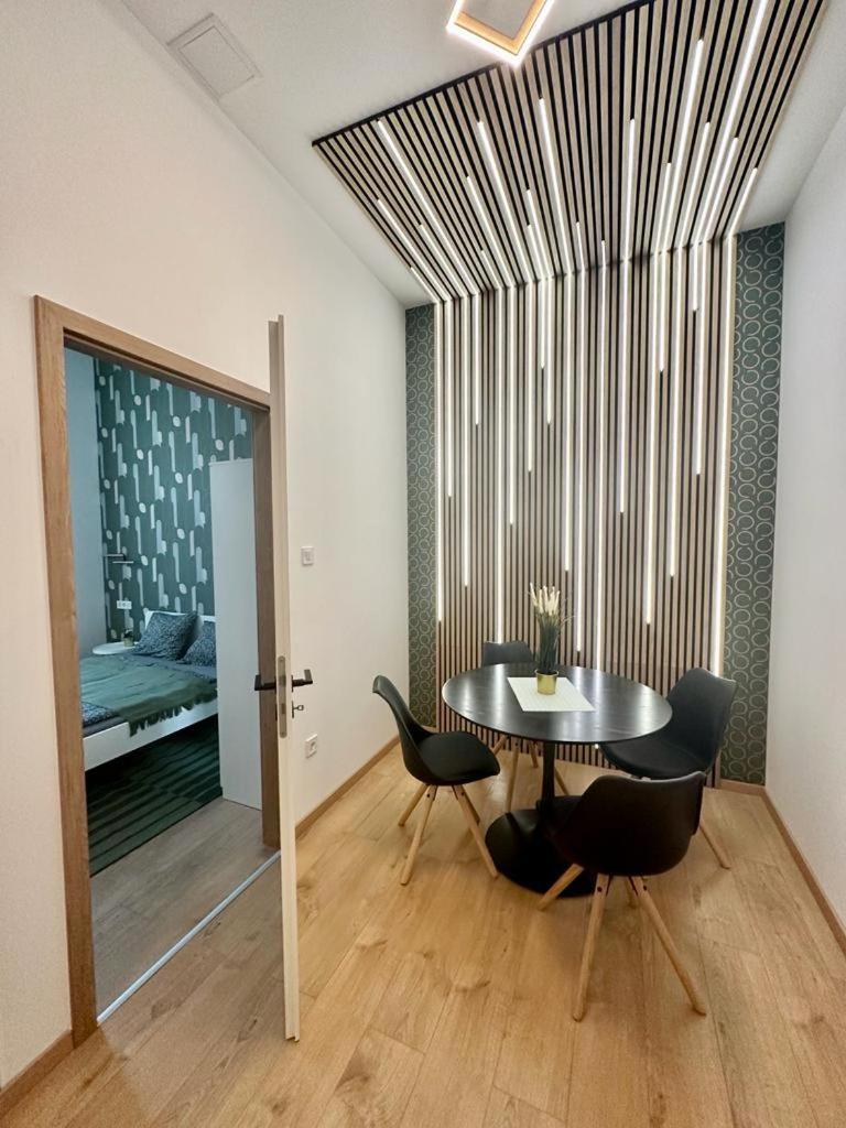 Apartment At Gozsdu Courtyard #Partyzone #Downtown #Freeparking Будапешт Екстер'єр фото